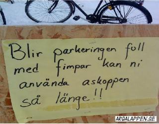 Använd askkoppen om parkeringen är full